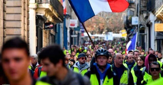 فرنسا: حظر التظاهر في أهم شوارع باريس والاستعانة بالجيش