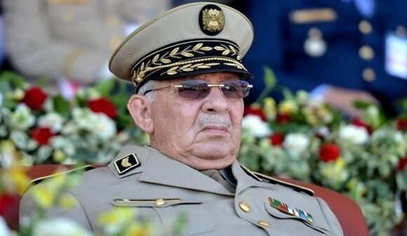 الجزائر: وفاة رئيس أركان الجيش أحمد قائد صالح