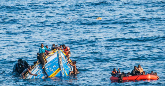 مقتل 3 أشقاء في حادث غرق مركب المهاجرين بصفاقس