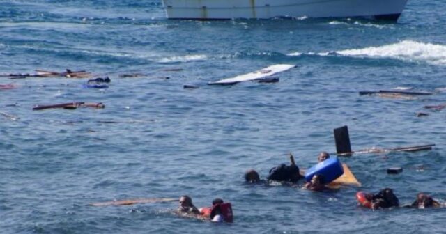 حادث غرق مركب لاجئين بشاطئ جرجيس: انتشال 15 جثة من جملة 86