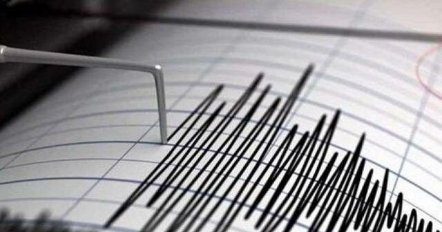 زلزال قوي يضرب إسطنبول ويقطع الاتصالات بالمدينة