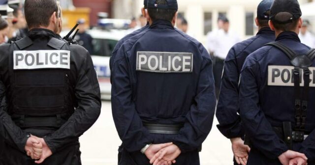 فرنسا: طعن عون أمن بسكين داخل مركز شرطة