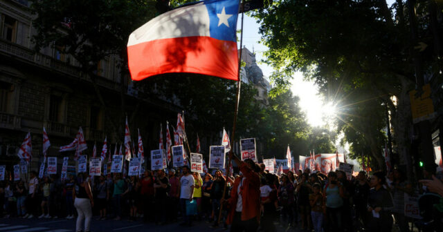بسبب الاحتجاجات: نهائي ليبرتادوريس يطير من شيلي الى البيرو