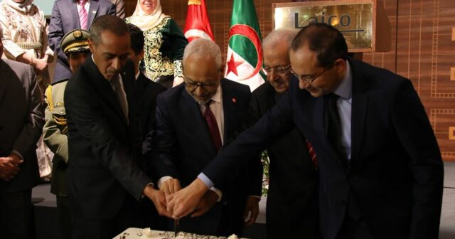 الغنوشي يقود وفد تونس المُشارك في موكب إحياء ذكرى ثورة الجزائر (صور)
