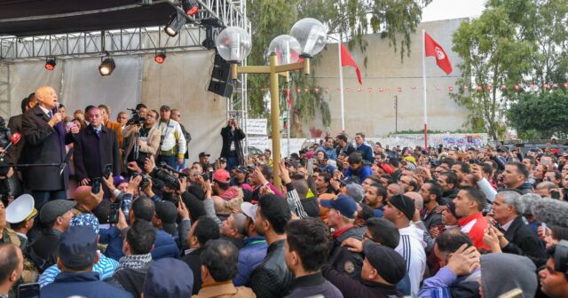 سعيّد يُعلن من سيدي بوزيد اعتماد 17 ديسمبر عيدا وطنيا للثورة