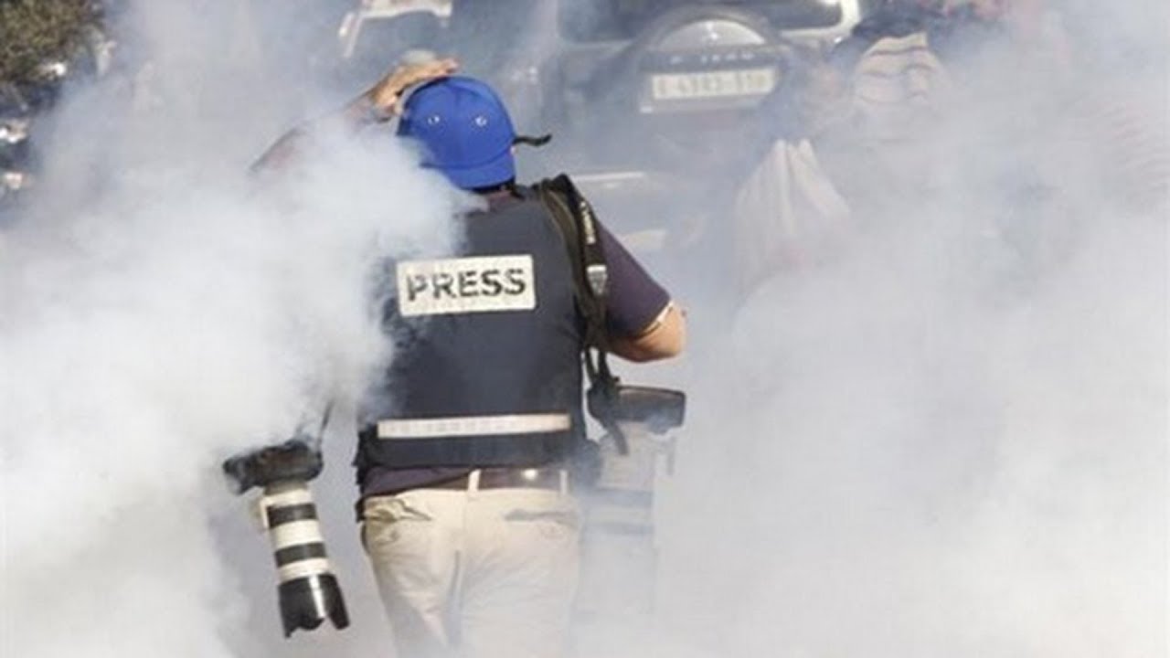 تقرير النقابة الشهري: نُواب وفنانون ضمن المُعتدين على الصحفيين