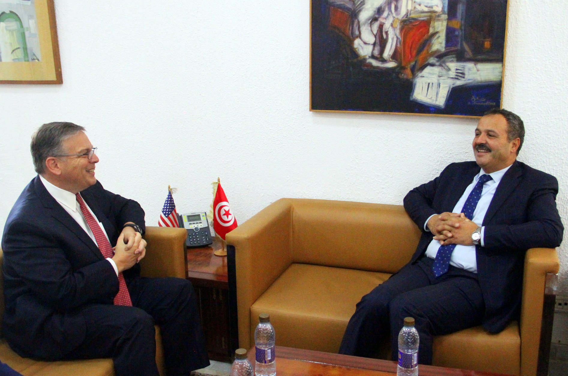 سفير أمريكا للمكي: مُستعدون لتقديم الدعم المالي والمادي لتونس