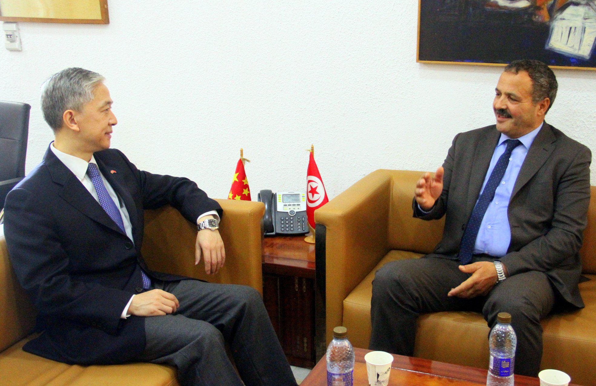 سفير الصين : مُستعدون لتقديم الدعم المادي اللازم لتونس لمجابهة "كورونا"