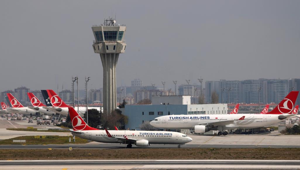 شهادة تونسي عالق بمطار اسطنبول: المقاعد بالمعارف.. وتعرّض التونسيين لسوء المعاملة