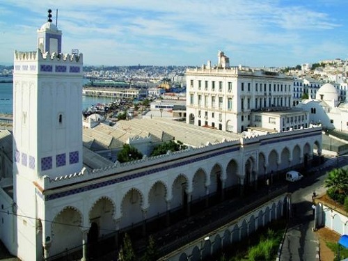 الجزائر تُغلق المساجد الى أجل غير مسمى