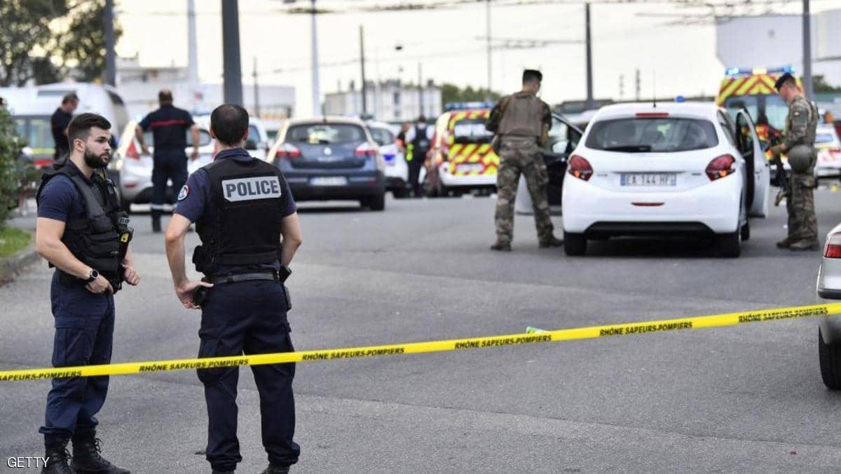 فرنسا: حادثة طعن تُوقع قتيلين وعددا من الجرحى