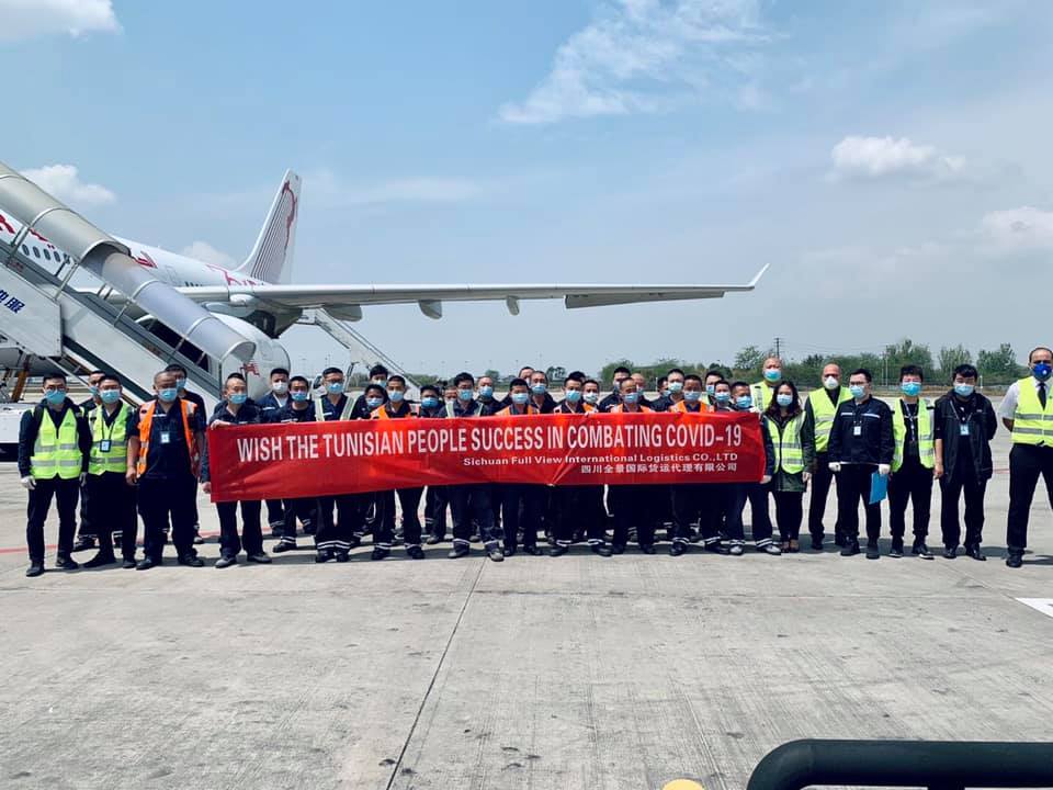 عادت أدراجها منذ أيام: طائرة "تونيسار" تُقلع من الصين مُحملة بالمعدات الطبية (صور)