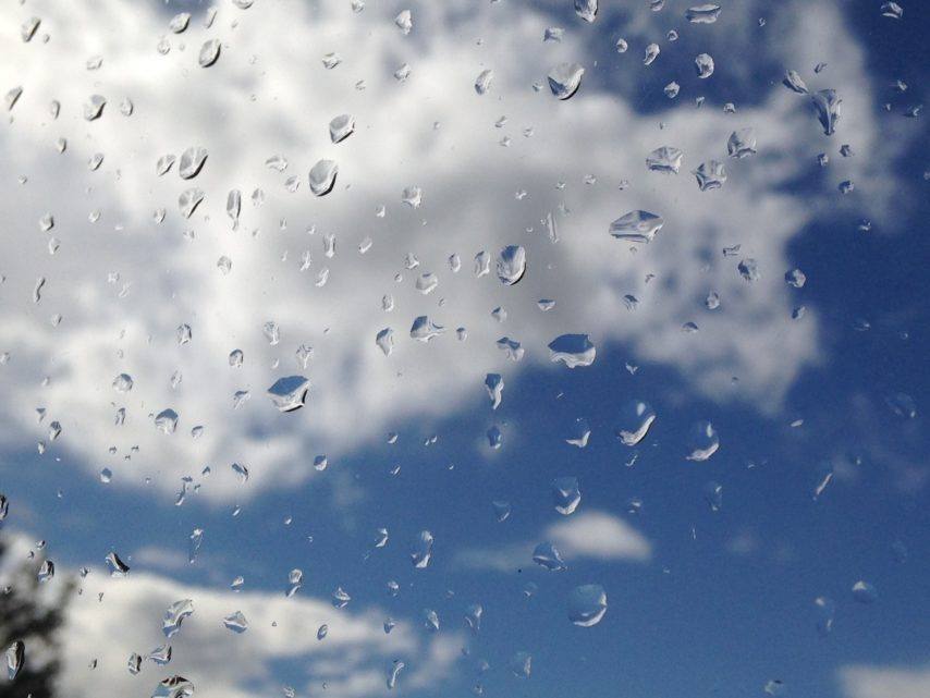 طقس اليوم: أمطار رعدية والحرارة في ارتفاع