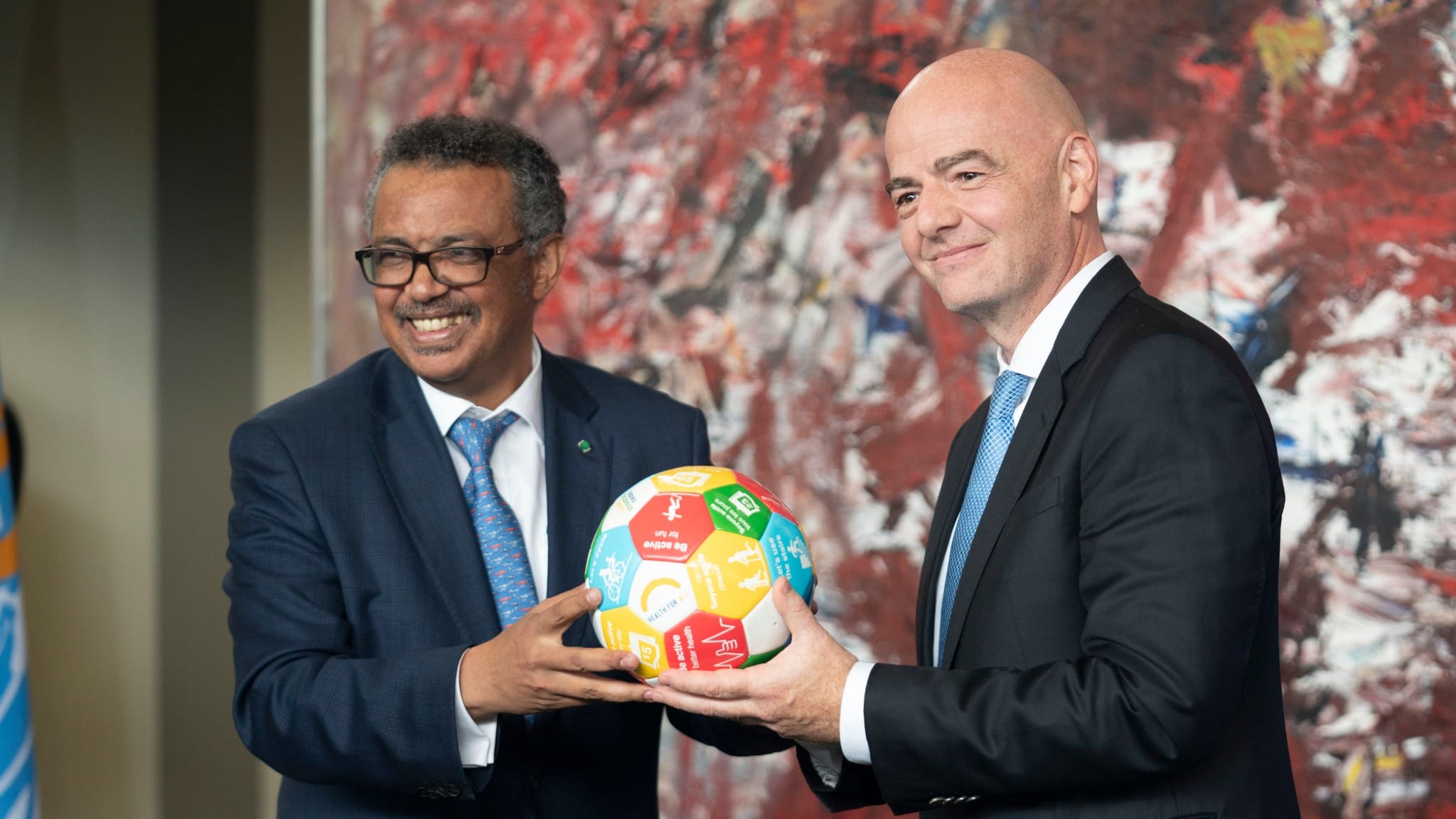 منظمة الصحة العالمية توصي بعدم استئناف نشاط كرة القدم