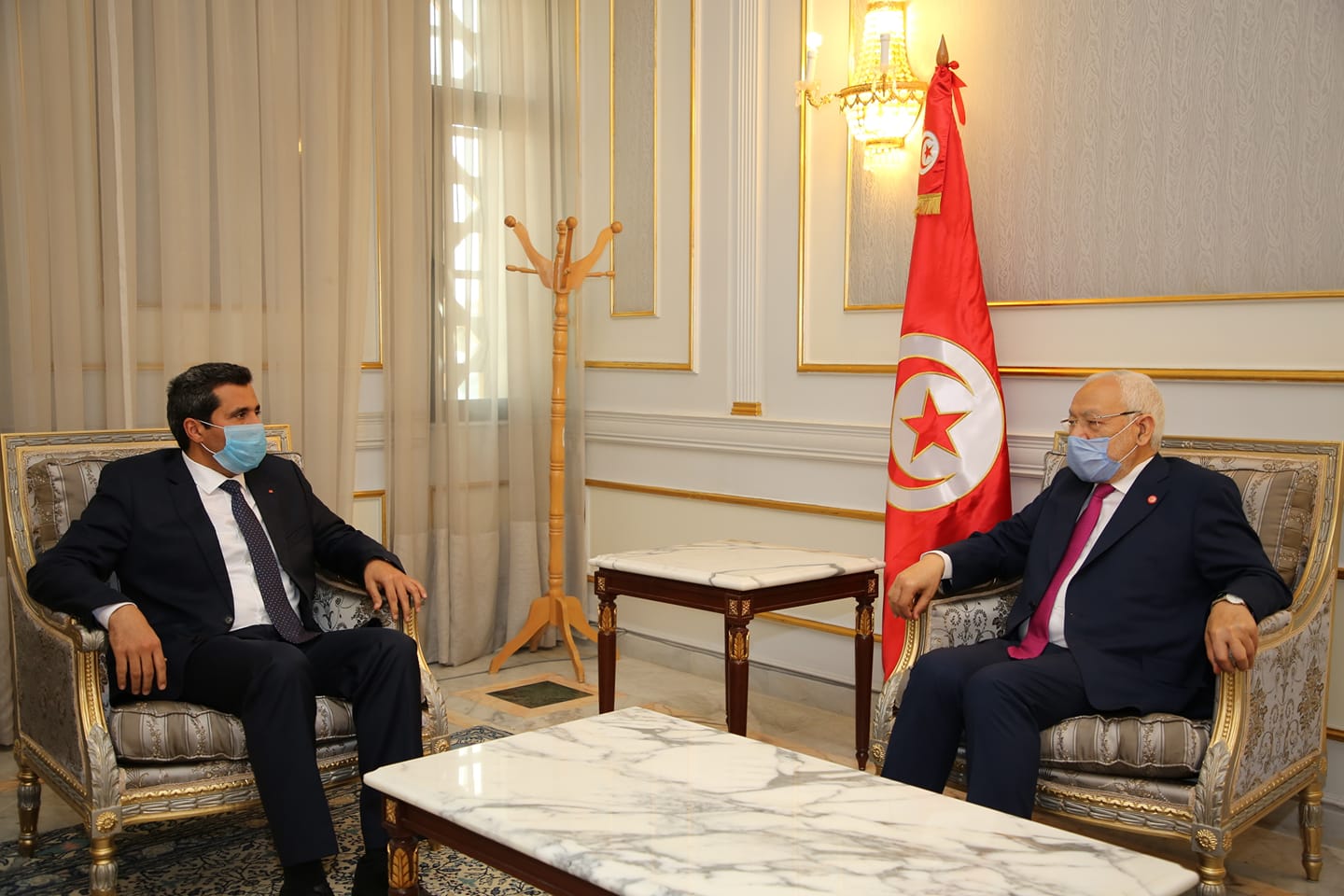 الغنوشي لمعروف: يجب تلبية نداءات التونسيين العالقين بالخارج
