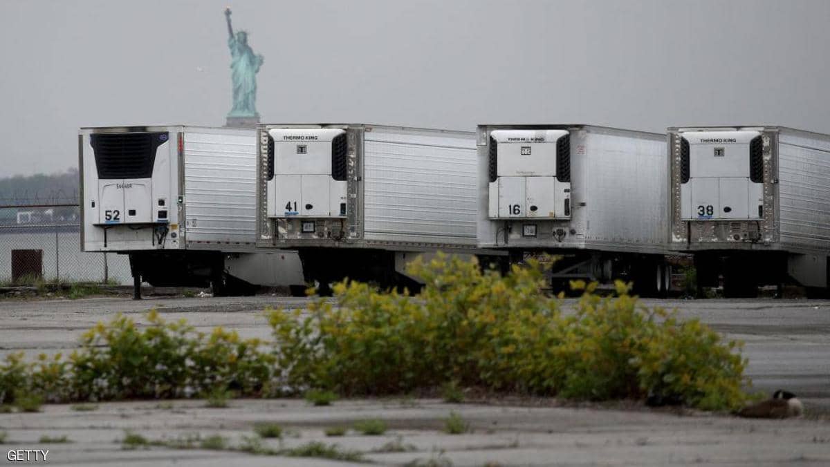 سلطات نيويورك تجهّز شاحنات تبريد عملاقة لتخزين الجثث