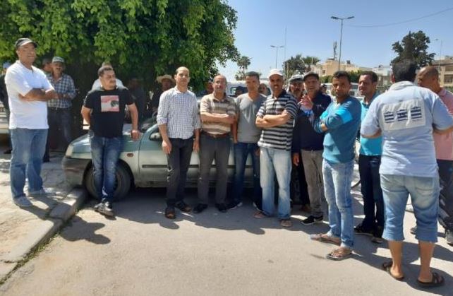 عمال المقاهي بولاية سليانة يحتجّون: لم نتمتّع بمساعدات الحكومة