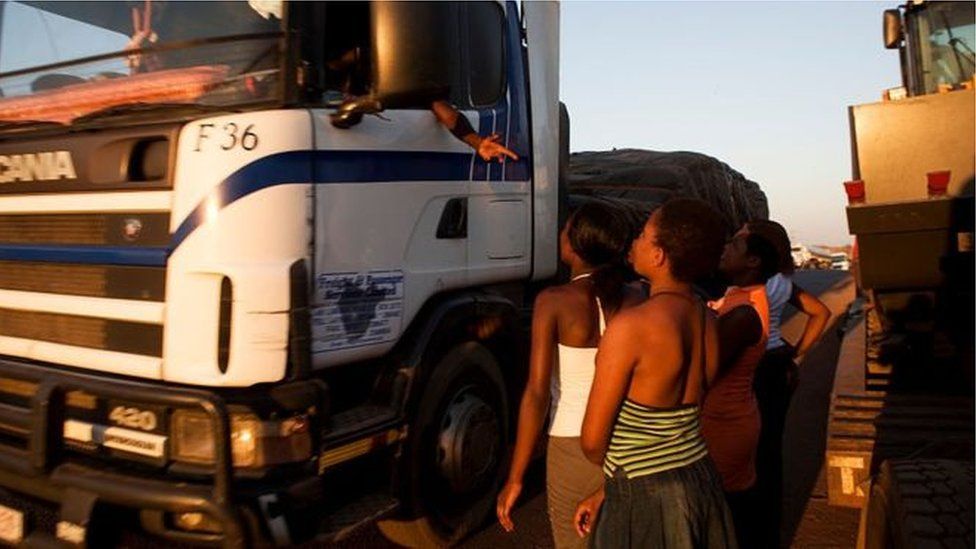 زمبيا: وزير الصحة يشكر عاملات الجنس على تعاونهن في مكافحة كورونا