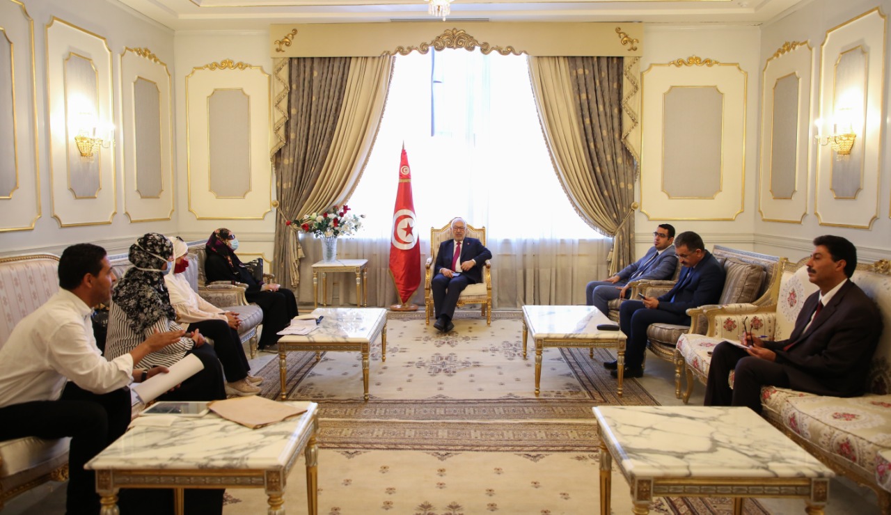 البرلمان: الغنوشي تعهّد بمُساعدة 800 شاب تونسي عالقين بـ"مليلية"