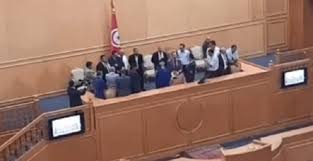 موسي: الغنوشي انتهك حرمة البرلمان وطلب فك اعتصامنا بالقوة العامة