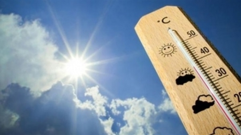 طقس اليوم: انخفاض طفيف في درجات الحرارة وأمطار وبَرد