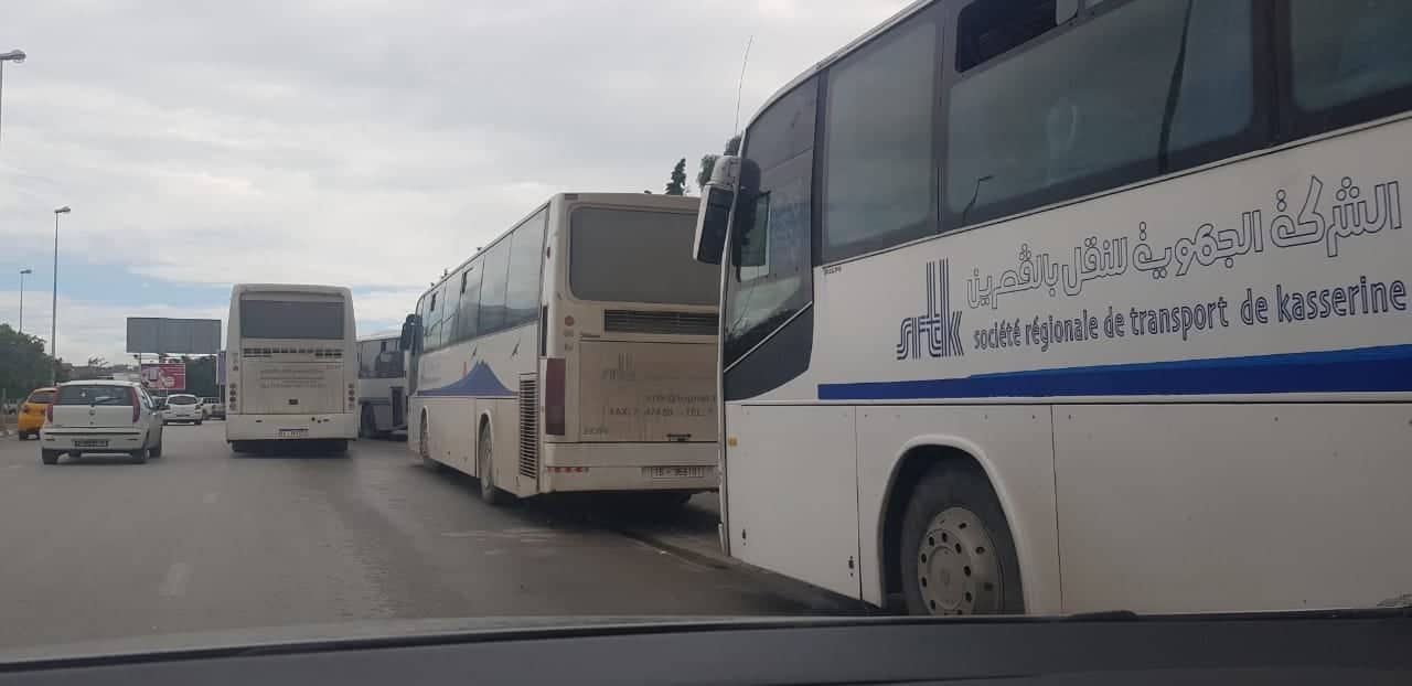 توقّيا من كورونا: والي القصرين يمنع توقّف الحافلات بالقيروان