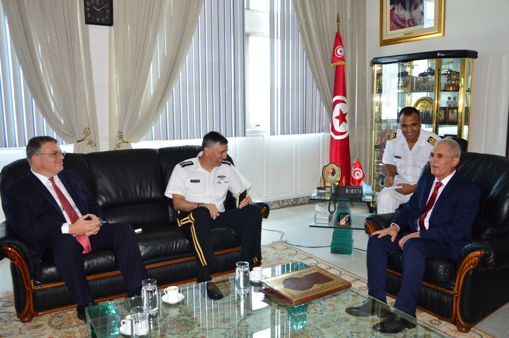 قائد "أفريكوم"مجددا في تونس: مستعدون لدعم قدرات الجيش لتأمين الحدود ومكافحة الإرهاب