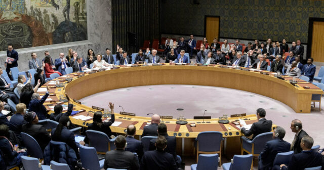 مجلس الأمن يُرحب باتفاق جنيف ويدعو لعدم التدخل في الشؤون الداخلية لليبيا
