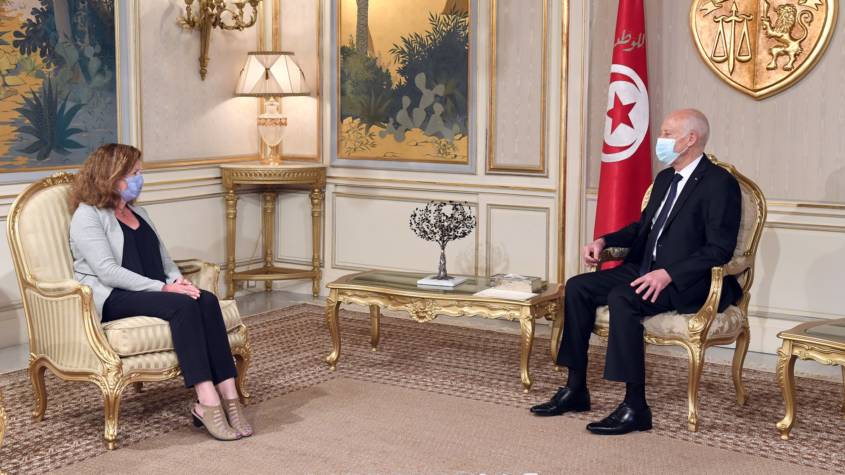بعد اعلانها احتضان تونس حوار ليبي موسّع: ستيفاني وليامز تلتقي اليوم سعيّد