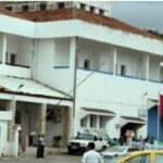 سفارة تونس بالجزائر تدعو المواطنين الراغبين في العودة للاتصال بالبعثة