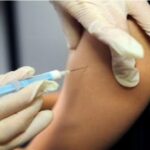 وزارة الصحة: تطعيم 1827786 شخصا بجرعتين من لقاحات كورونا