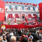 اتحاد الشغل يحذّر من استدامة الوضع الاستثنائي ويُدين التدخل الأجنبي في تونس بتحريض وتمسّح على عتبات السفارات