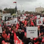 شعارات تدعو لعزل قيس سعيّد في مسيرة النهضة و"مُواطنون ضدّ الانقلاب"