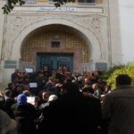المعلمون النواب يحتجون امام وزارة التربية ويواصلون مقاطعة الدروس