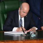 الاضخم في تاريخ البلاد: الرئيس الجزائري يوقّع على قانون المالية لسنة 2023