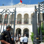 المحكمة الابتدائية بتونس تكشف أسباب الاحتفاظ بكاتب عام نقابة "تونس للطرقات السيارة" والتُهم الموجّهة إليه