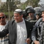 في تواصل للاعتداءات على المقدسات: وزير الأمن القومي الإسرائيلي يقتحم المسجد الأقصى