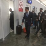 استعدادا للموسم الصيفي وحج 2023: وزير النقل في زيارة غير معلنة لمطار تونس قرطاج ولمحطة الحجيج
