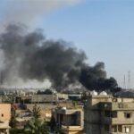 استهدفت مُهرّبي الوقود: سلاح الجو الليبي يشنُّ غارات على مدينة زوارة القريبة من الحدود التونسية
