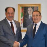 وزير الداخلية مع نظيره الجزائري